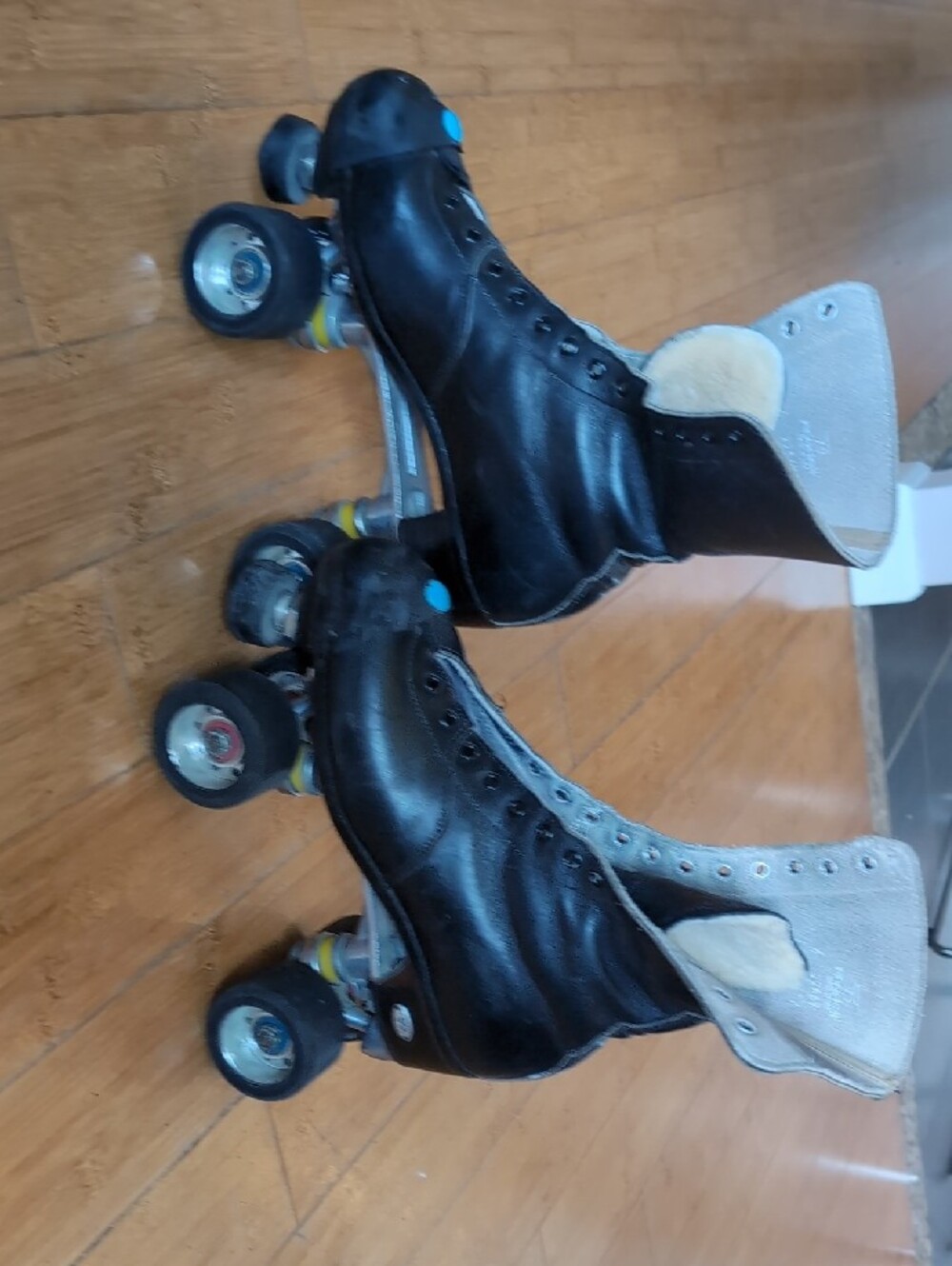 Riedell Black Leather Quad Skates Size 6 - Picture 3 of 6